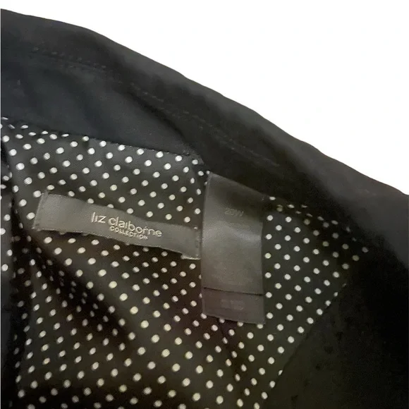 Black Liz Claiborne button up blazer - Picture 5 of 5